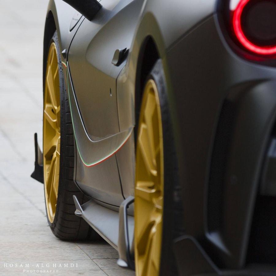 Детали экстерьера Ferrari 4XX Siracusa Spider by Mansory 2017 года  (фото 17 из 24)